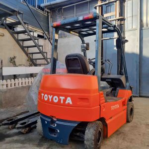 عکس لیفتراک تویوتا برقی