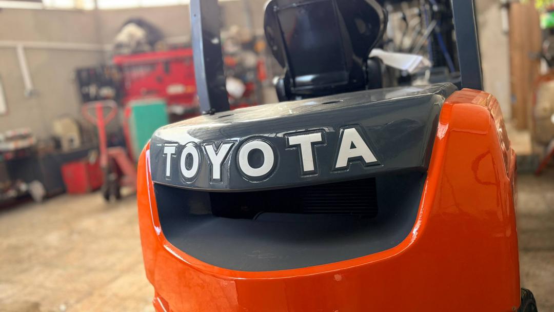 لیفتراک برقی تویوتا